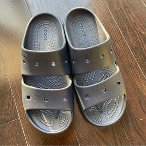 Crocs slides / sandals